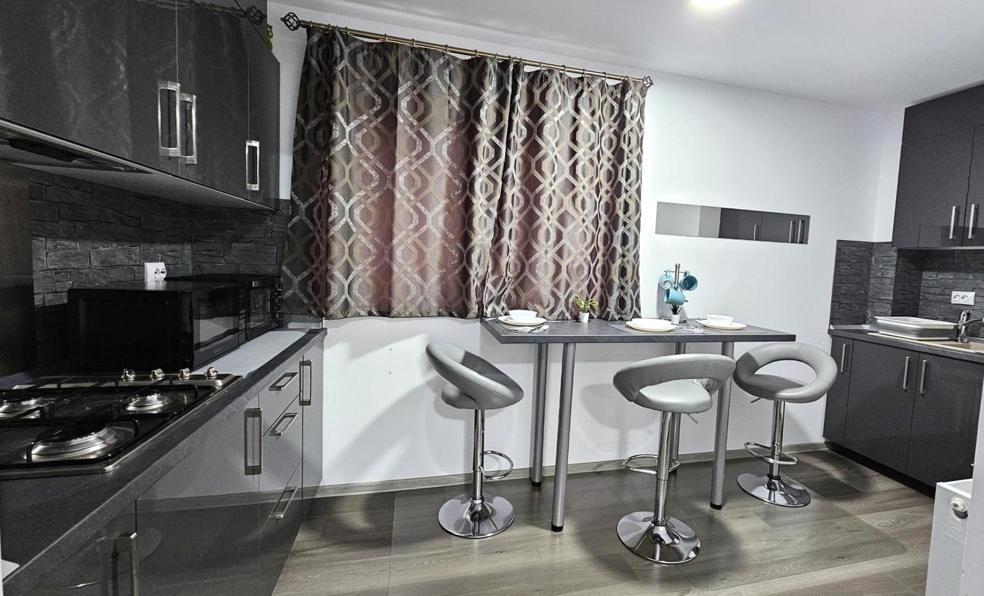 פיטסטי Spoil Yourself With Style, Comfort And Luxury - Tony'S Studios Luxury מראה חיצוני תמונה